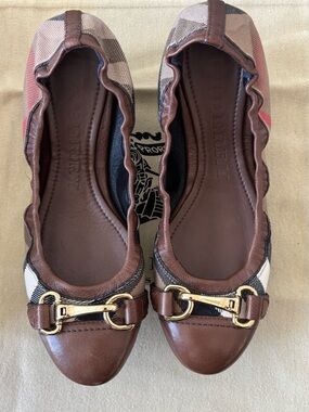Burberry Flats